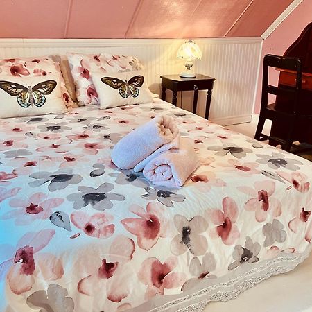 Bed & Cafe Petit Papillon Bed and Breakfast Grandes-Bergeronnes Buitenkant foto