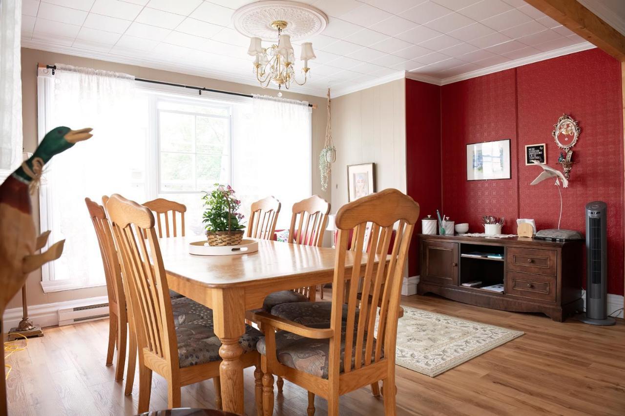 Bed & Cafe Petit Papillon Bed and Breakfast Grandes-Bergeronnes Buitenkant foto