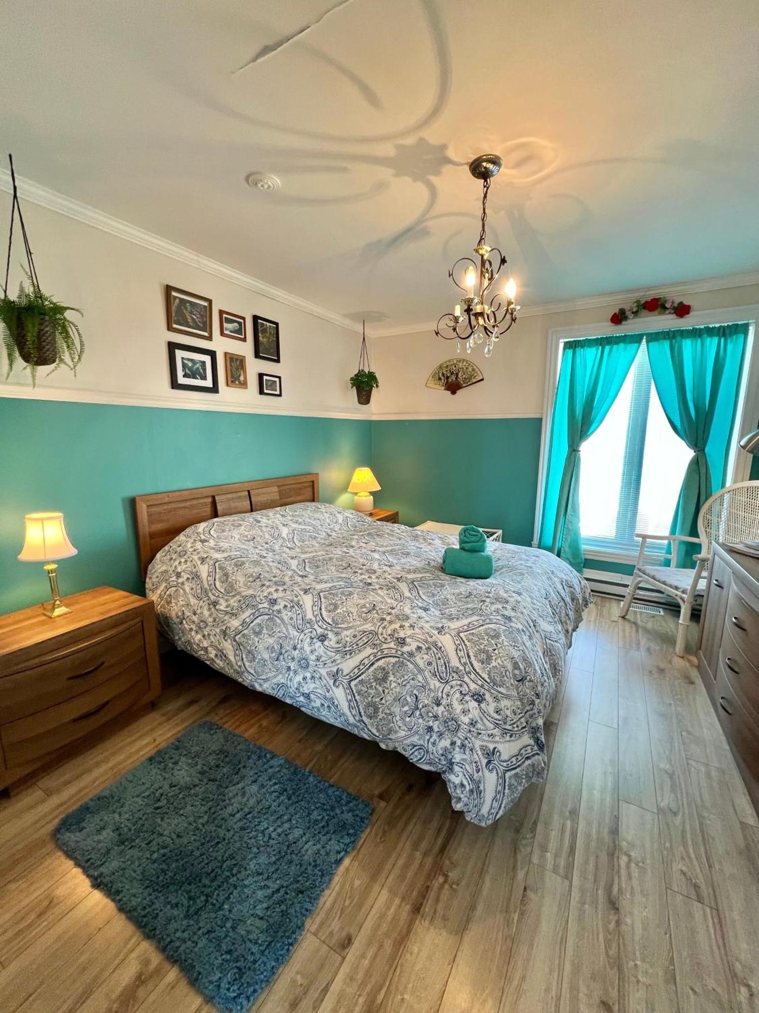 Bed & Cafe Petit Papillon Bed and Breakfast Grandes-Bergeronnes Buitenkant foto